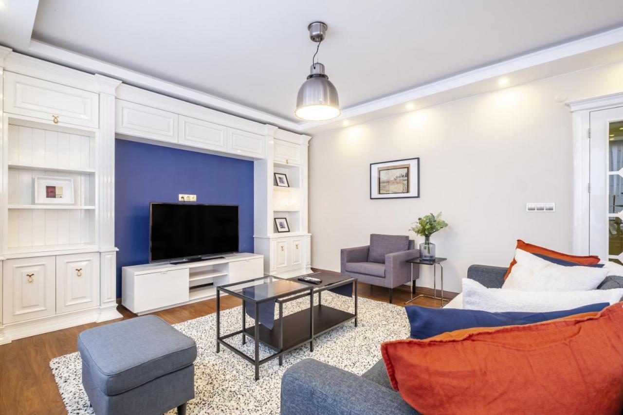 Captivating Flat With Balcony Near Besiktas Pier Leilighet Istanbul Eksteriør bilde