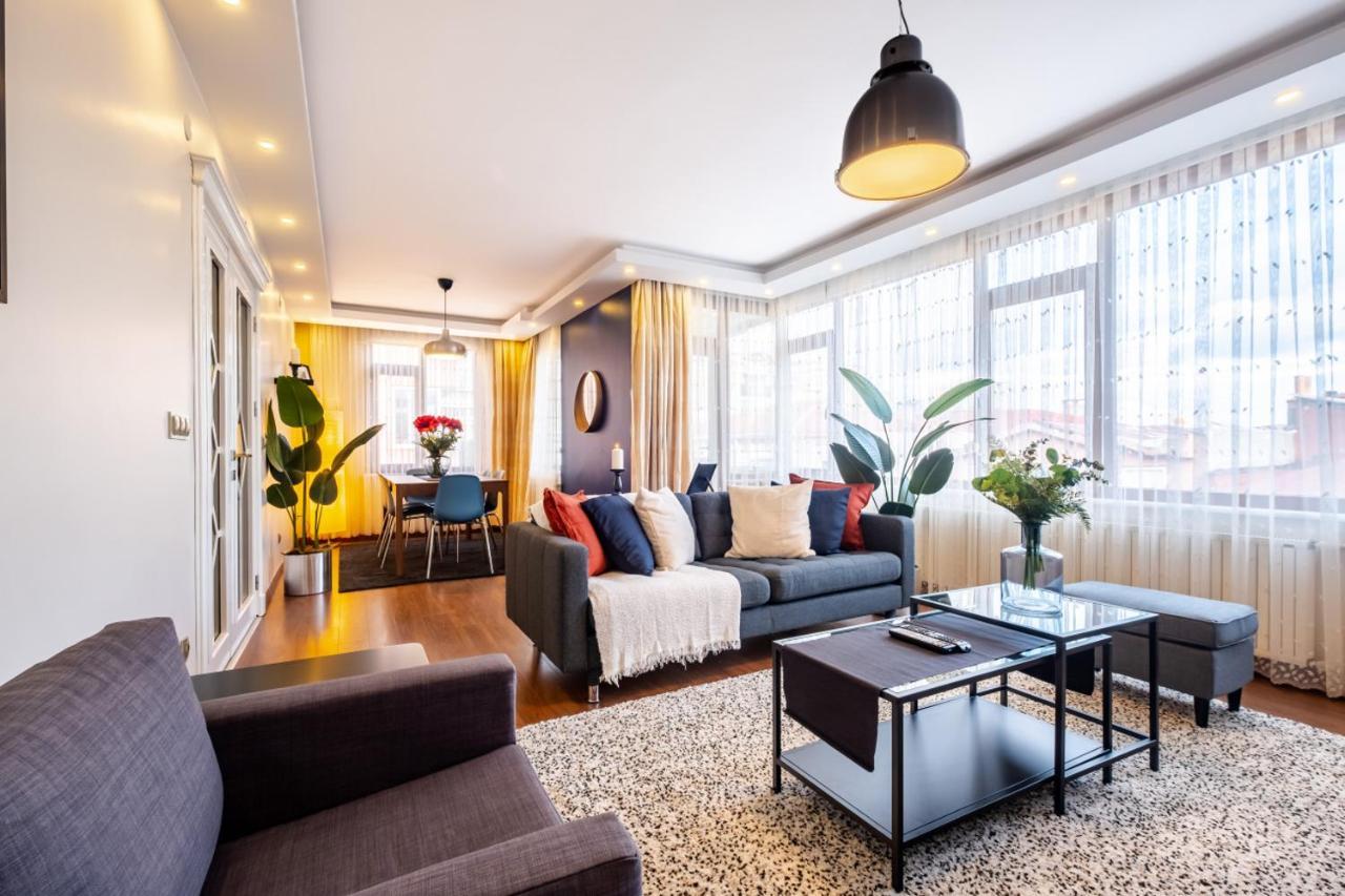Captivating Flat With Balcony Near Besiktas Pier Leilighet Istanbul Eksteriør bilde