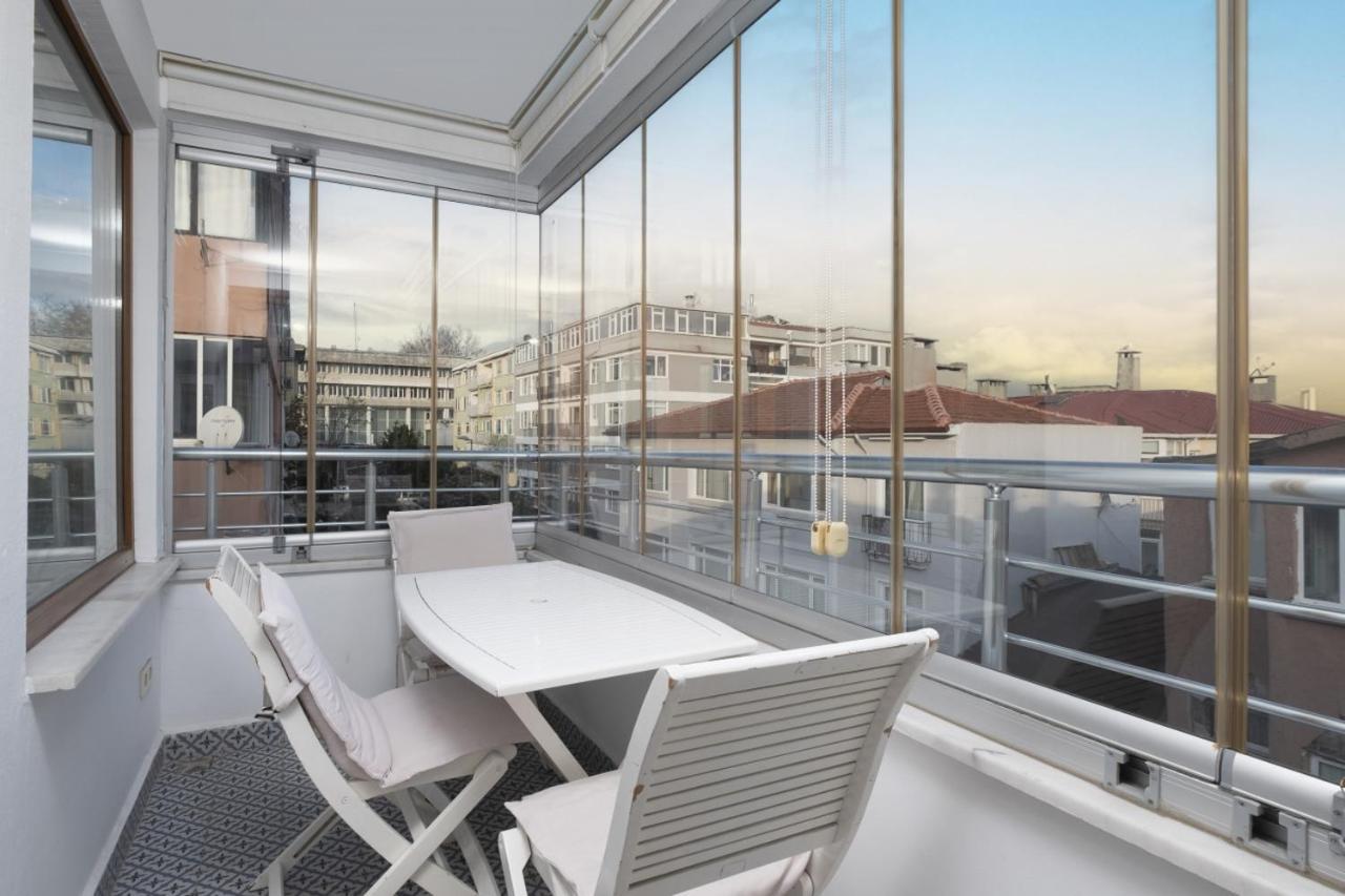 Captivating Flat With Balcony Near Besiktas Pier Leilighet Istanbul Eksteriør bilde